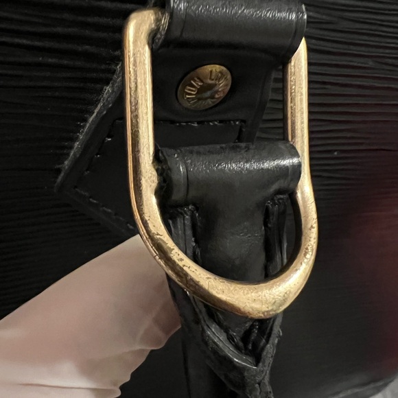 Louis Vuitton Alma Epi Black PM - Picture 10 of 11